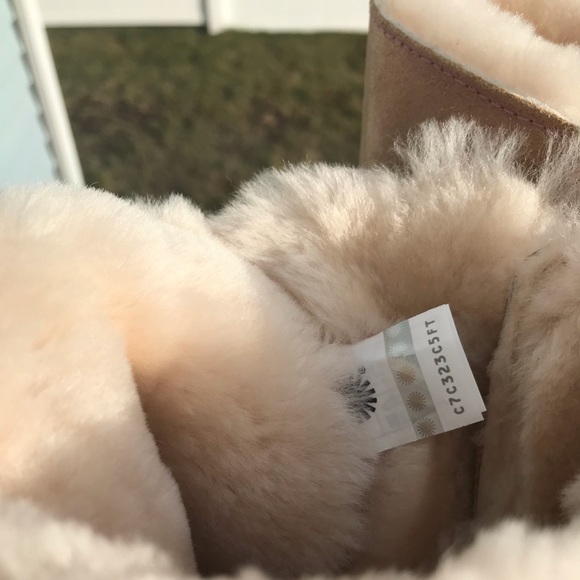 UGG Bailey Bow II Shimmer - Picture 7 of 8